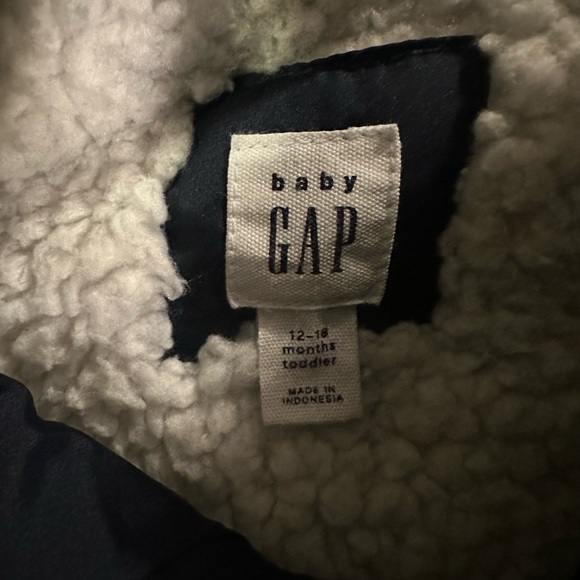 Baby Gap Toddler Sherpa Lined Puffer Vest, 12-18M, Navy Blue. Like New. - Picture 2 of 3